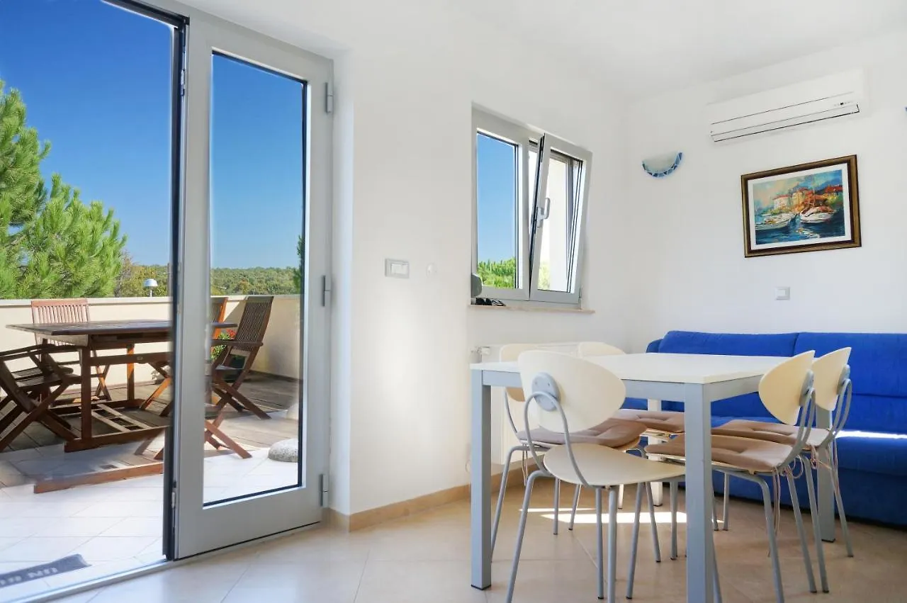 Apartments Rea Funtana