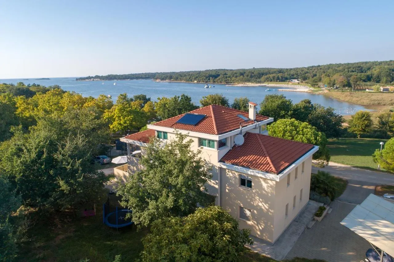 Apartments Rea Funtana