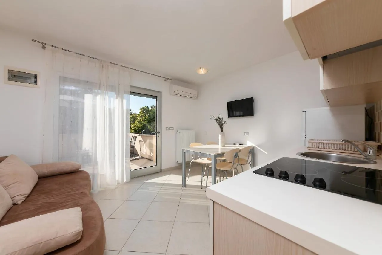 Apartments Rea Funtana