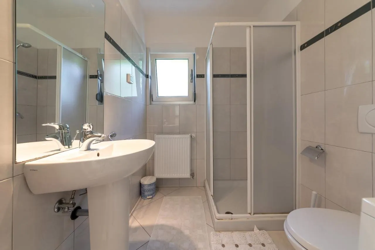 Apartments Rea Funtana 0*,  Croatia
