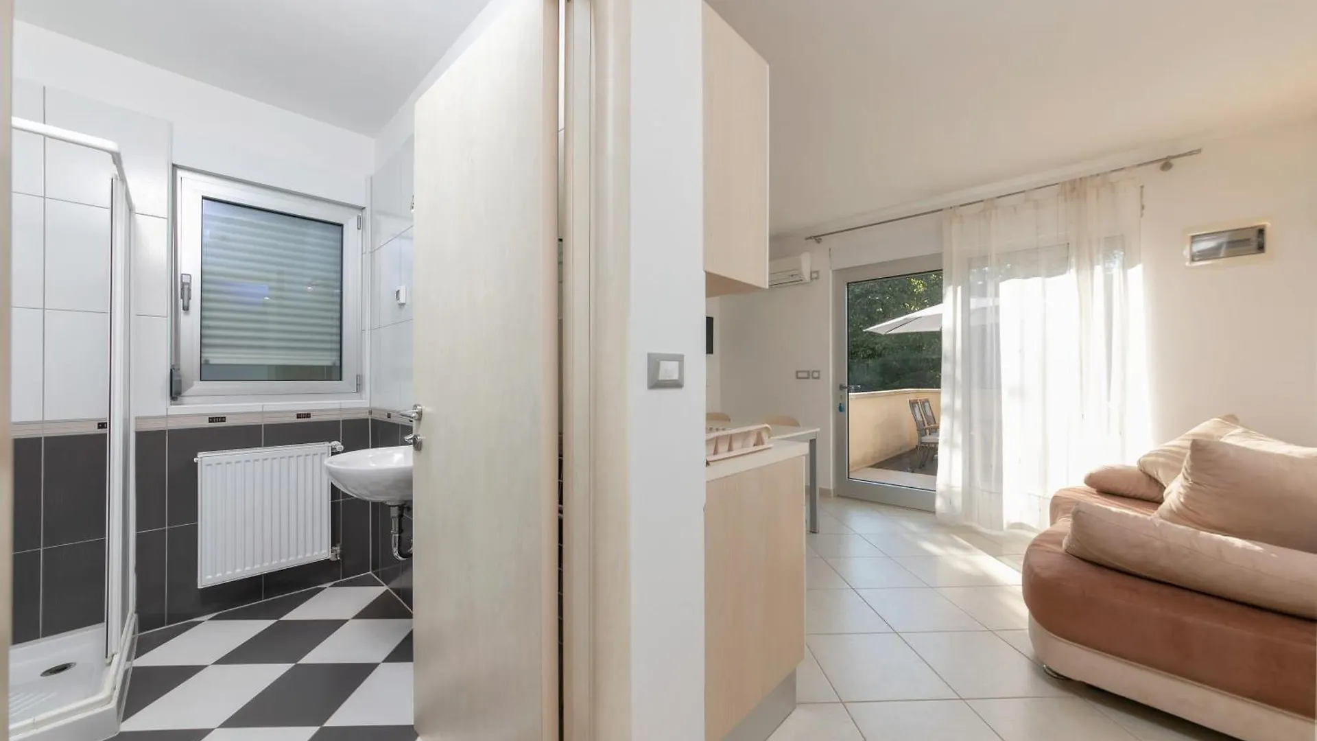 Apartments Rea Funtana
