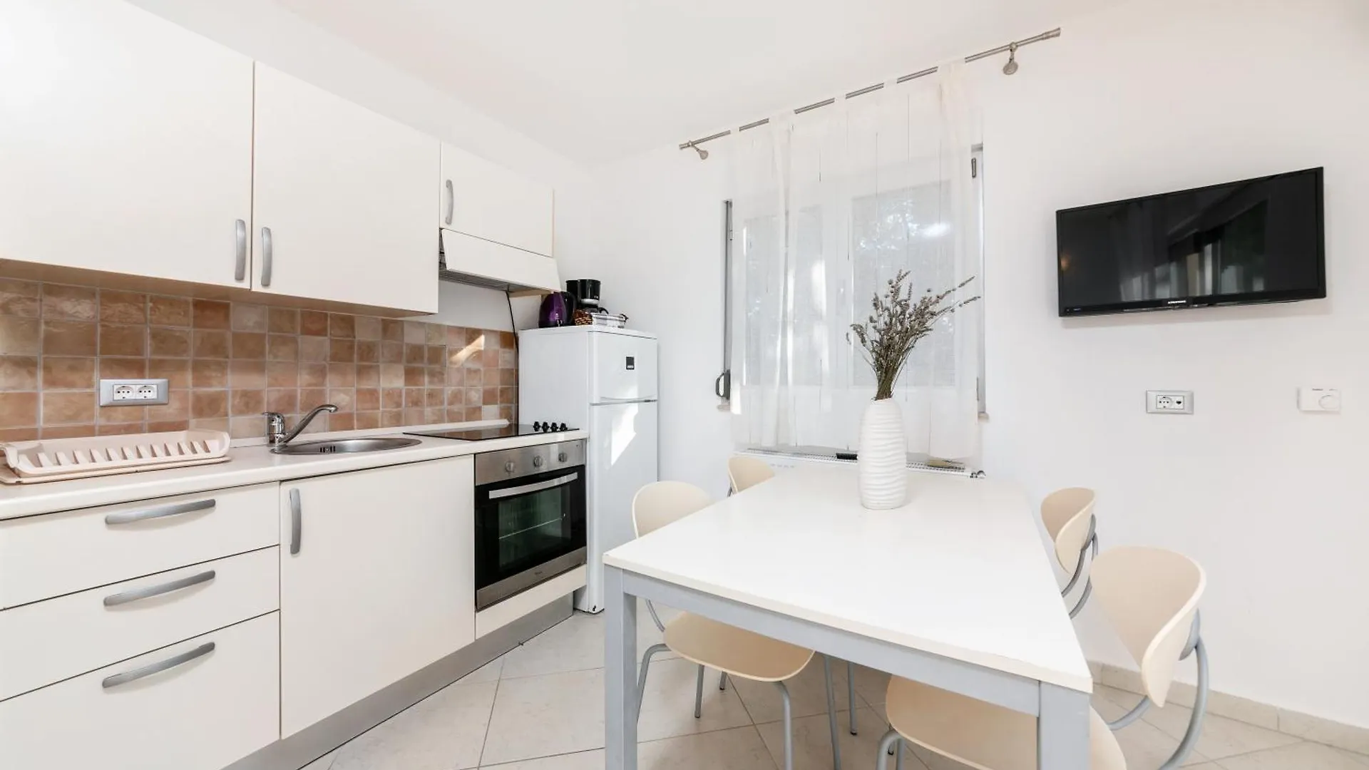 Apartments Rea Funtana Croatia